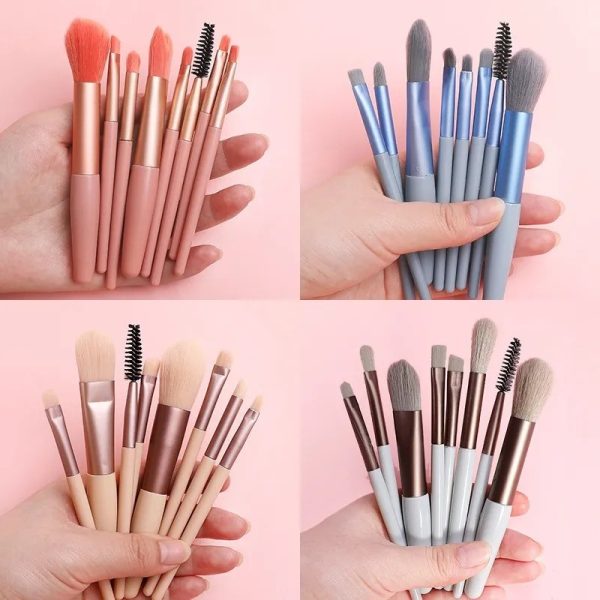 8pcs Portable Travel Soft Makeup Brush Set Random Colors