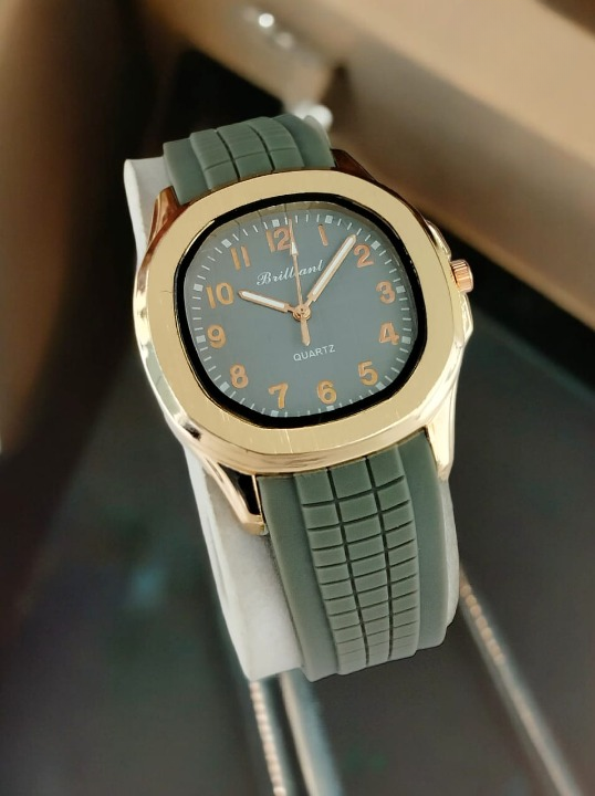 (abd )brilliant Class Rubber Strap Watch For Men (random Color)